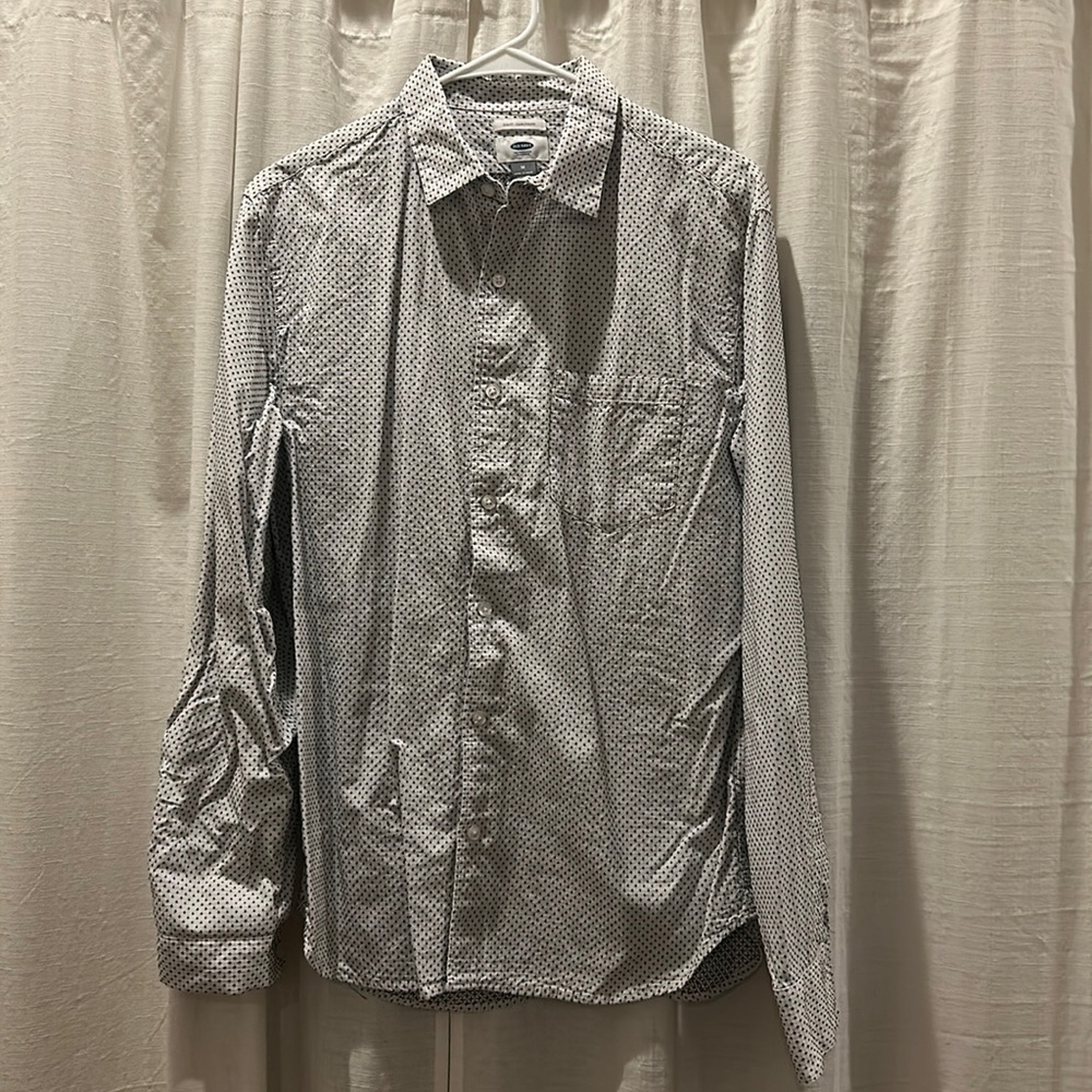 Old Navy button down with pocket. White with navy stitching design. Slim fit